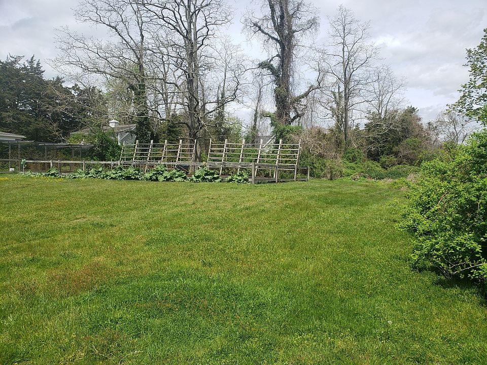 1st image of 0 Chapoquoit Rd