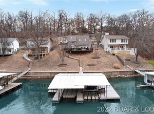 374 Shawnee Rd, Sunrise Beach, MO 65079