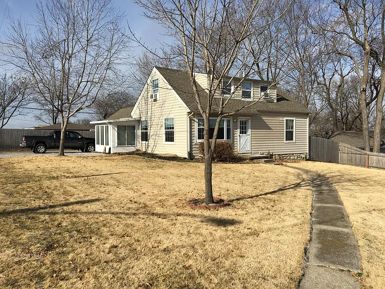 2944 S 9th Pl — Photo 18