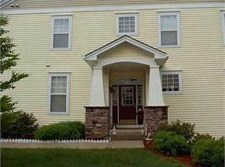 61 Woodside Knolls Dr, Middletown, NY 10940