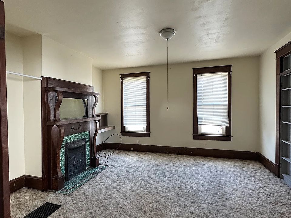 2nd image of 422 Seborn Ave #2