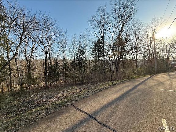 2nd image of 411 N Deer Trl