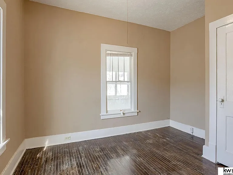 4542 Franklin St — Photo 10