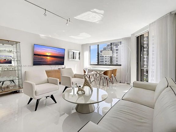 3rd image of 540 Brickell Key Dr APT 919