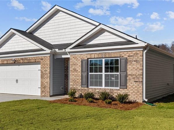 155 Big Laurel Dr, Mocksville, NC 27028