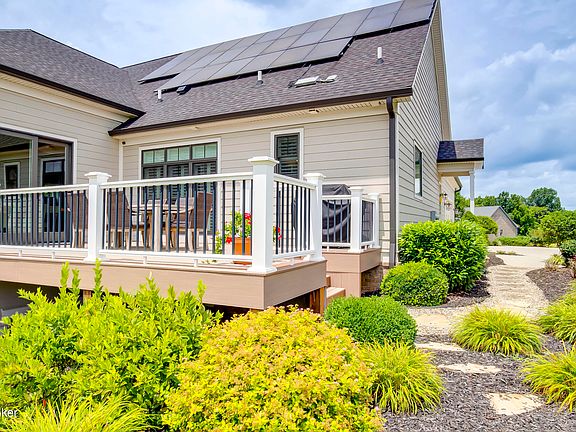 5th image of 290 Lansdowne Cres