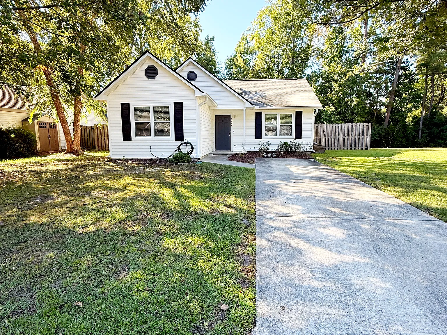 4002 Hounds Chase Dr — Photo 2