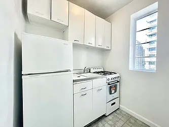 Rented by HOLTON REAL ESTATE INC.