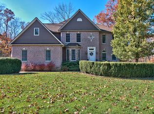 269 Deer Run Dr, Mountain Top, PA 18707