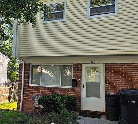 2nd image of 238 Inza St