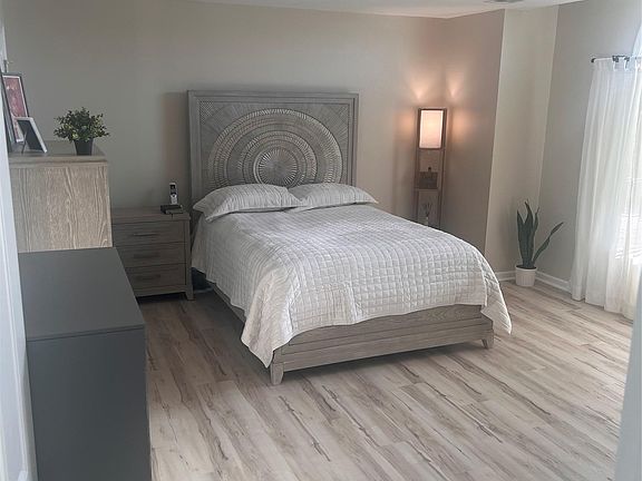 3rd image of 10 Rockridge Drive