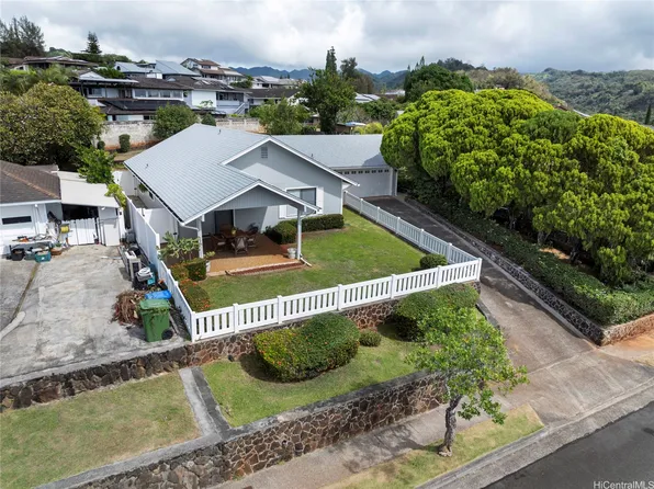98-1146 Malualua St, Aiea, HI 96701