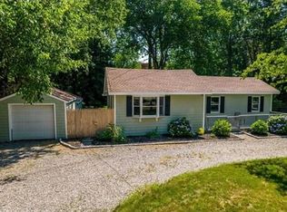 419 Bedford St, Lakeville, MA 02347