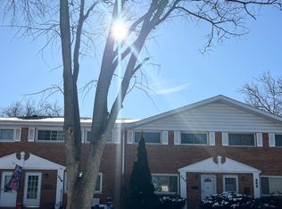 330 Skokie Ct, Wilmette, IL 60091