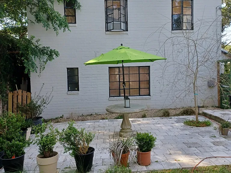503 E Call St — Photo 4