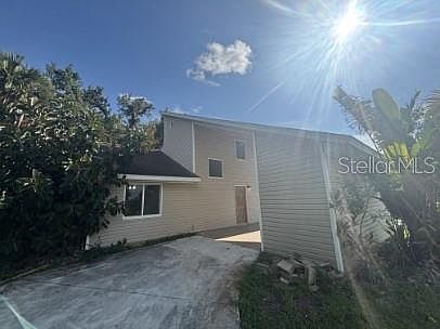 2nd image of 3949 Lothair Ave