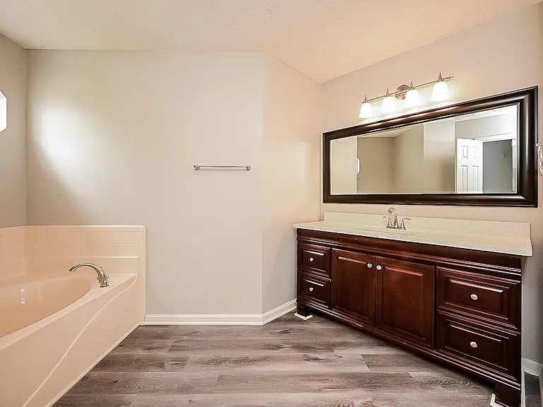 1375 Lafayette Sq — Photo 12