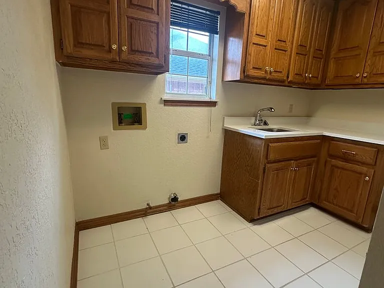 5524 Woodmont Dr — Photo 7