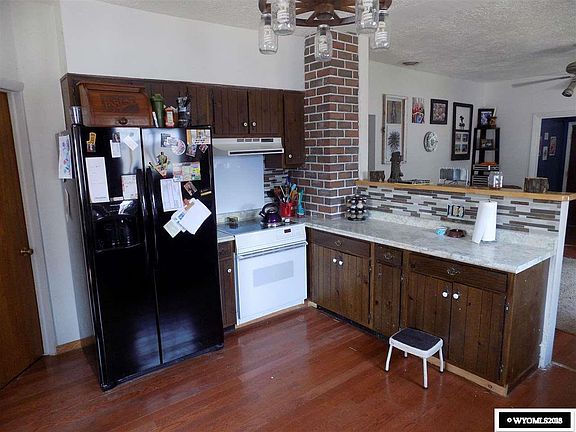 3rd image of 1738 W C St