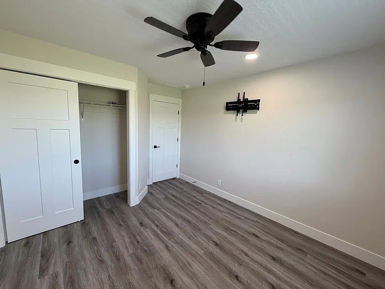 228 E Lobo Loop — Photo 18