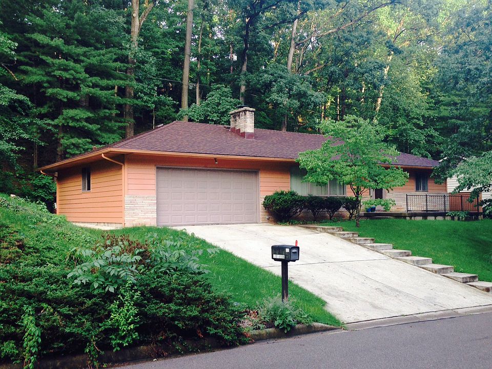1st image of 22 Briarwood Dr