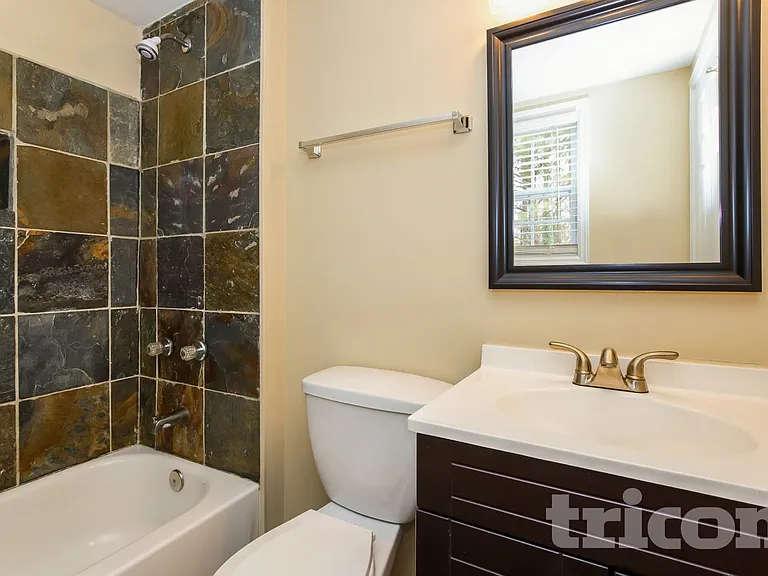 6355 Queensdale Dr — Photo 16