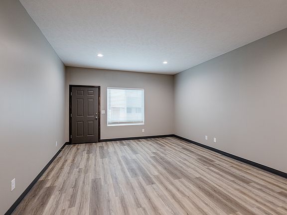 4th image of 811 South St #2
