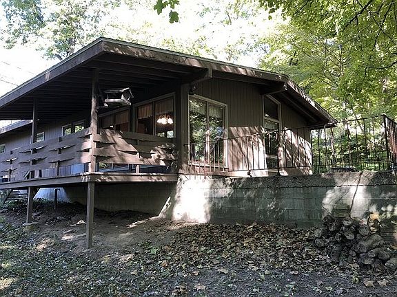 2nd image of 2520 S Fruitridge Ave