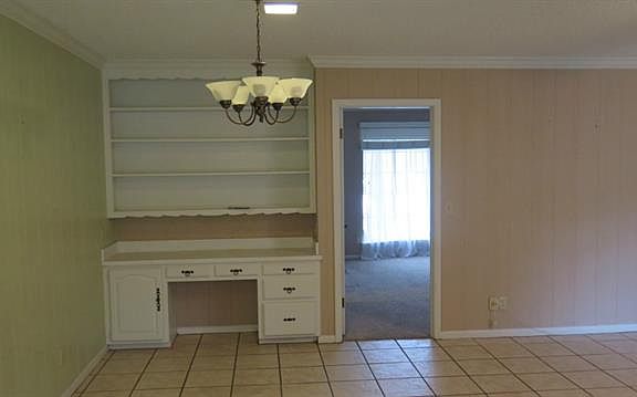 3rd image of 4004 Oakdale Dr