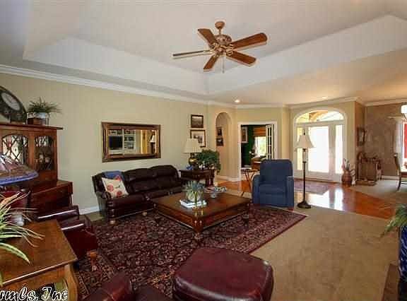 3rd image of 12 Mujeres Ln