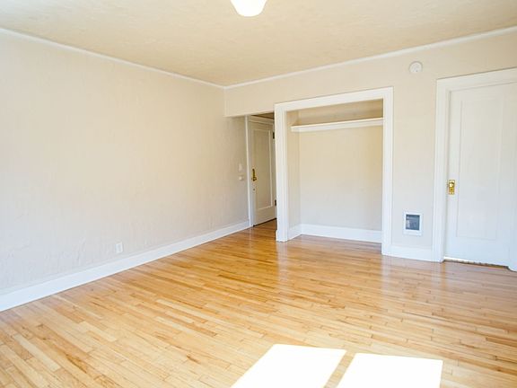 4th image of 130 NW 19th Ave #211
