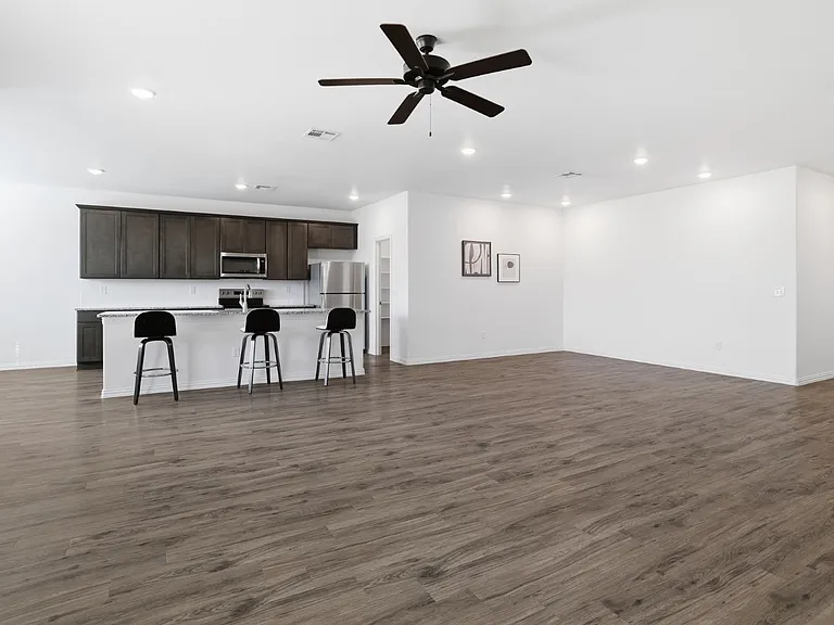 186 Cypress Point Dr — Photo 4