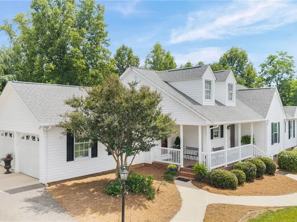 2022 McBride Rd, Mount Airy, NC 27030