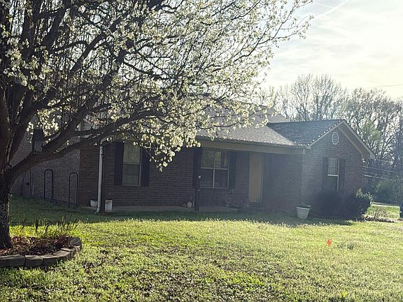 3rd image of 2 Tumblewood Dr