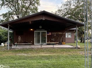 301 Jefferson St, Mystic, IA 52574