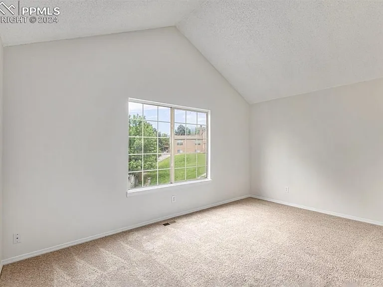 Overland Dr — Photo 12
