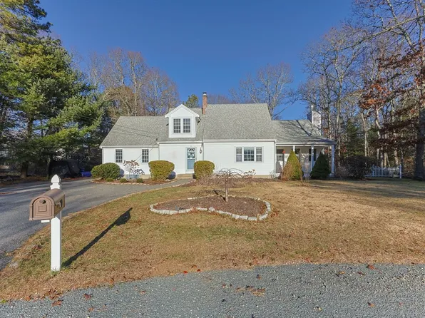 30 Flicker Ln, Barnstable, MA 02630