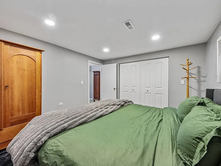 1111 Sara Ln — Photo 37