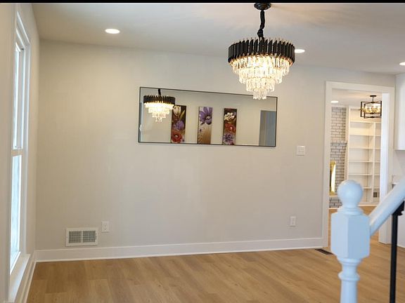 4th image of 5114 Montgomery Rd