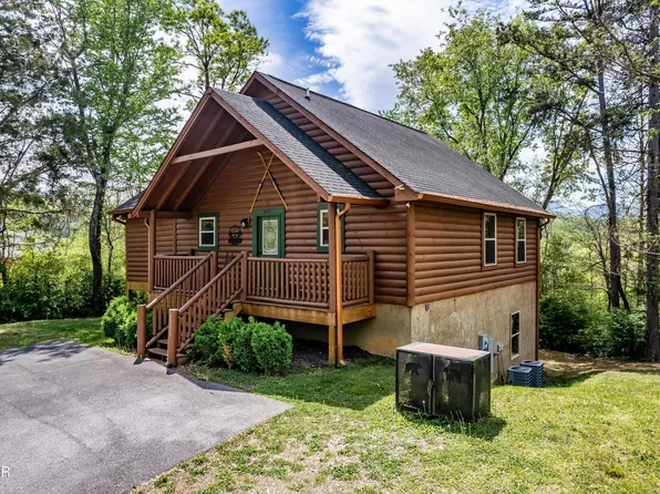 3922 Valley View Dr, Pigeon Forge, TN 37863