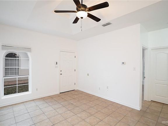 5th image of 604 Buena Vista Dr