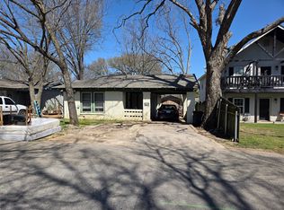 305 S Wood St, Cleburne, TX 76033