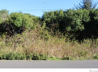 586 Ensign Ave NW, Ocean Shores, WA 98569