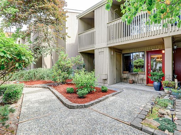 2nd image of 8051 170th Pl NE