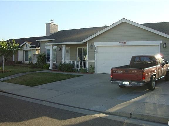 3rd image of 1951 Chatham Pl