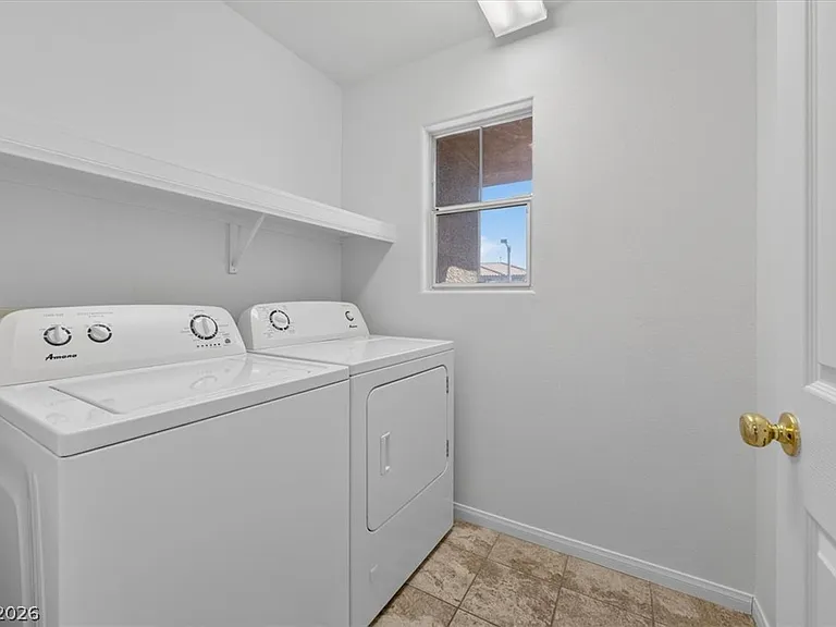 3799 Honey Ridge Ct — Photo 37