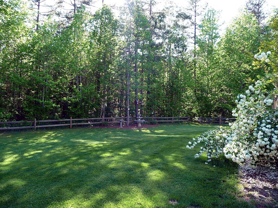 2nd image of 1512 Woodbend Ct