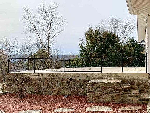 3rd image of 219 N Scenic Dr