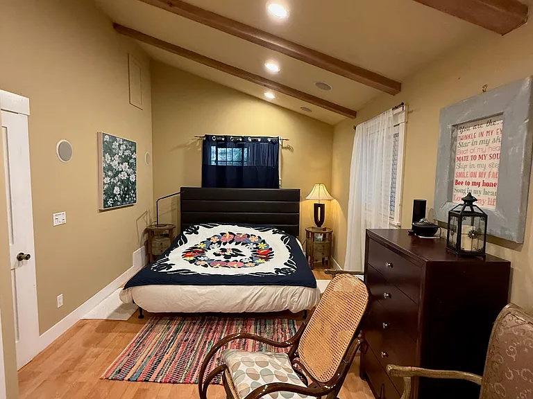 225 Cathedral Dr — Photo 17