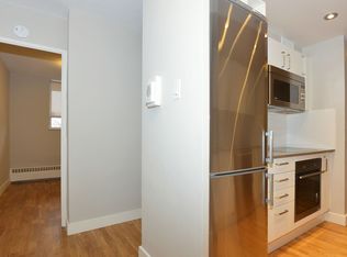 230 Oak St #50025A-804, Toronto, ON M5A2E2